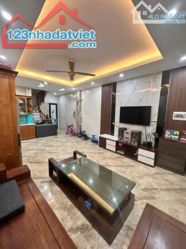 Nhà đẹp Nguyễn Phong sẮC 51m2 x 5t, ô tô tránh lô góc, kinh doanh, 17,15 tỷ. - 5