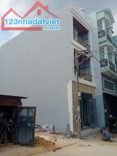 BÁN NHÀ SÁT MT CHỢ LK 5-6,HXT 8M THÔNG KÊNH ML - 74m2, NGANG 5.1, 2TẦNG BTCT - CHỈ 4tỷ 2 - 2