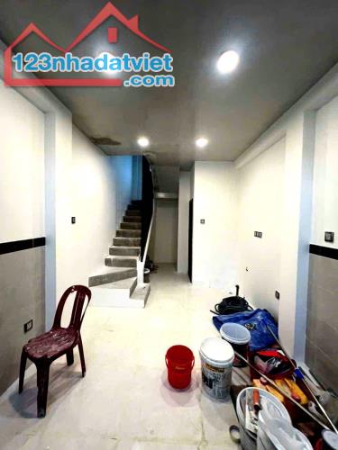 NHÀ BÁN LÊ HỒNG PHONG, Q5 - 28M2 - 2 LẦU - 6.2 TỶ