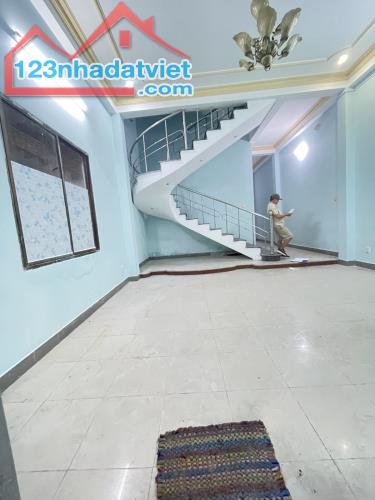 🏡 BÁN NHÀ LÔ GÓC 3 TẦNG - MẶT TIỀN TÔN ĐẢN, KINH DOANH SẦM UẤT - GIÁ CHỈ 5.6 TỶ