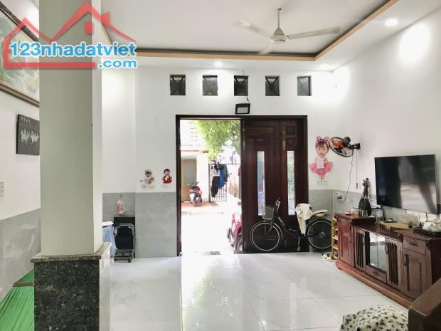 🏡 nhà 2 mặt tiền - 2 phòng ngủ - 3 phòng trọ cho thuê - giá chỉ 6,2 tỷ 💥