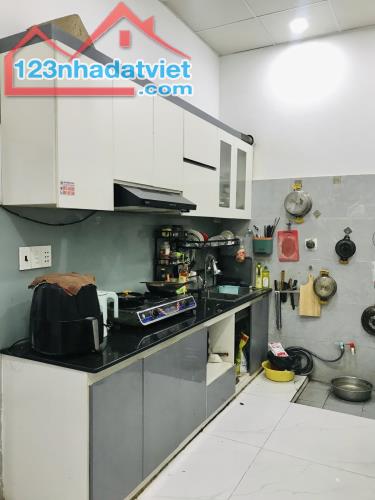 🏡 nhà 2 mặt tiền - 2 phòng ngủ - 3 phòng trọ cho thuê - giá chỉ 6,2 tỷ 💥 - 4