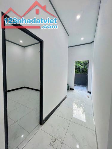 Chủ kẹt tiền bán gấp căn nhà 100m2 ngay cuối đường Đồng Khởi giá chỉ 2tỷ100 còn bớt - 3