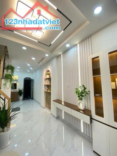 NHÀ ĐẸP - HXH - DTSD 43m2- CHỈ 4.3Tỷ Tại Phường 7, Quận Bình Thạnh, TP HCM