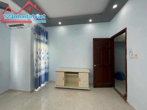 Nhỉnh 5 Tỷ- Nhà Lô Góc 50m2- 3 Tầng- HXH Nguyễn Văn Khối P11 Gò Vấp - 1