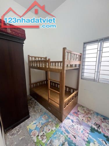 Bán nhà dân xây TT Văn Điển 40m 2 t cách phố 20m vị trí đẹp khu phố sầm uất giá 5.25 tỷ - 2