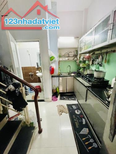 🏠NHÀ BÁN  Lê Văn Sỹ DT,4*11= 44 NHÀ 5 LẦU, 4PN ,4WC GIÁ 8 tỷ F1 TÂ BINH  🏫KHU CÁN BỘ CẤP