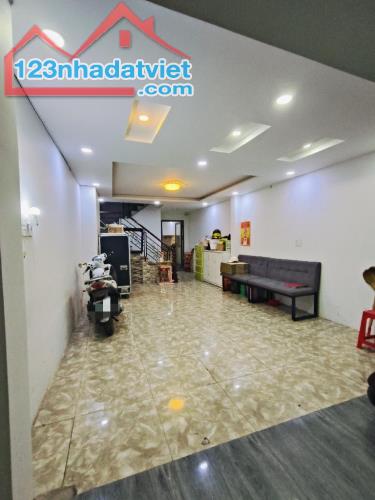 BÁN NHÀ MẶT TIỀN 5 TẦNG P5, 60M2, CHỈ VIỆC XÁCH VALI VÀO Ở NGAY, SÁT CHỢ NHỊ THIÊN ĐƯỜNG - 1