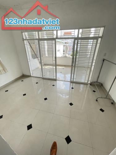 Hẻm ô tô thông ngay Lý Phục Man Q7 3 tầng, 80m2 ngang 5m, có 5PN đang cho thuê 25tr/tháng - 5