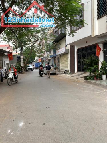 400m2 băng 2 Tôn Đức Thắng, Khai Quang giá 9 tỷ. LH 0399.566.078 - 1