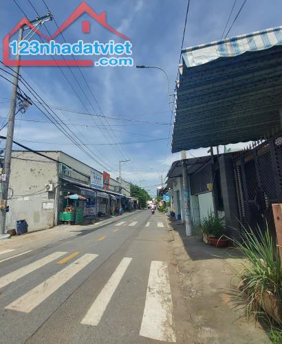 BÁN NHÀ MẶT TIỀN HÀNG TRE, 106m2, 4 TẦNG, CÓ SÂN ĐỂ XE HƠI, LONG THẠNH MỸ, QUẬN 9 - 1