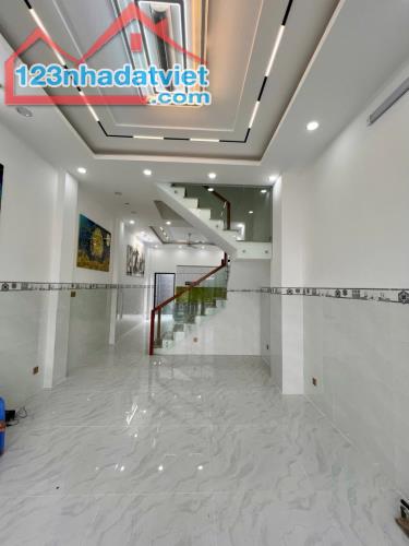 BÁN NHÀ MẶT TIỀN HÀNG TRE, 106m2, 4 TẦNG, CÓ SÂN ĐỂ XE HƠI, LONG THẠNH MỸ, QUẬN 9 - 4
