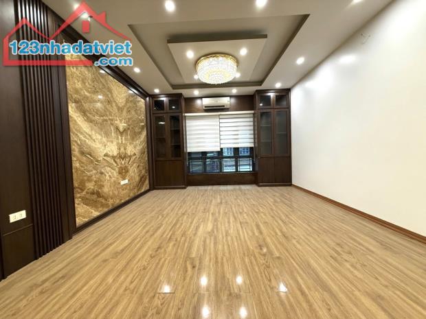 NHÀ ĐẸP THANH XUÂN - 30M RA ĐƯỜNG LỚN - NGÕ THÔNG - 50M2 - NHỈNH 13 TỶ - 1