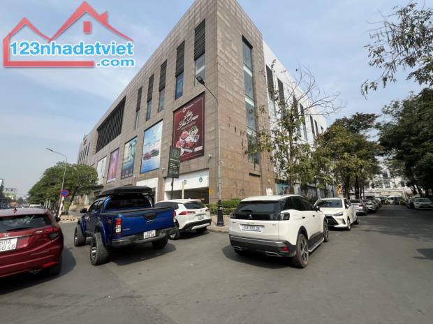 Bán căn Shop House 2 mặt tiền khu Vincom Plaza phường Tân Mai. 7 x17m. Giá 15 tỷ.