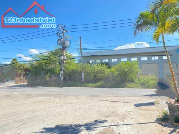 Gấp bán nền đất Thủ Đức, dt 5800m2, Mặt tiền Nguyễn Xiển, Quận 9(cũ), chỉ 195 tỷ.