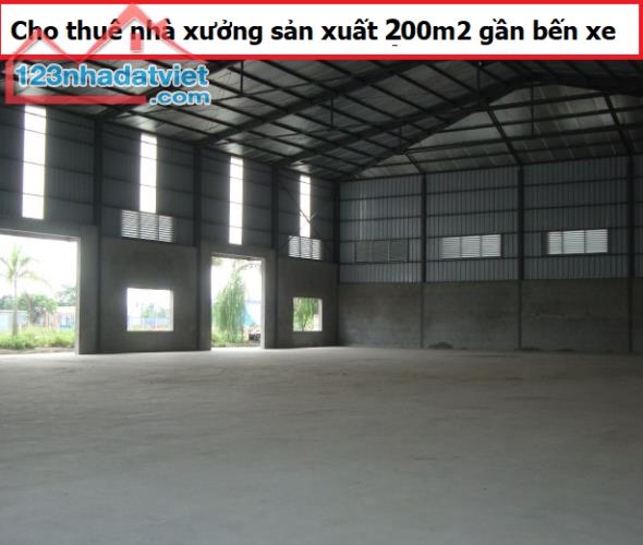Cho thuê nhà xưởng sản xuất 200m2 đường 7,5 m khu vực gần bến xe trung tâm