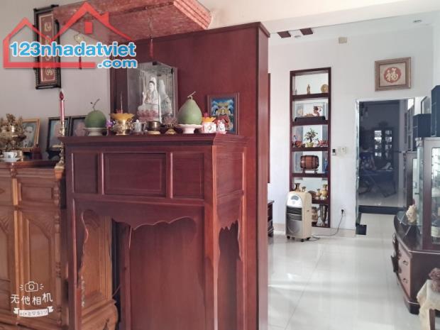 Gấp bán nhà Thủ Đức, 4 tầng, dt 100m2, chỉ 12.5 tỷ, Mặt tiền kinh doanh Man Thiện. - 2