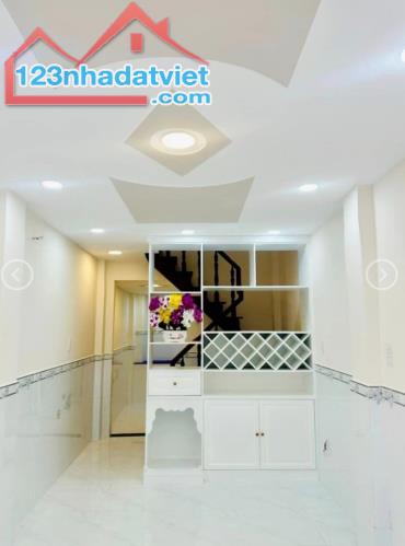 🏠🏠 Bán Nhà Đường Phó Cơ Điều Phường 6 Quận 11 DT 30m2 GIÁ 4.3Ty  🏠🏠