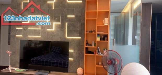 Gấp bán nhanh Biệt thự Quận 3, gần Nguyễn Thông, chỉ 55 tỷ, 5 tầng, dt 145m2.