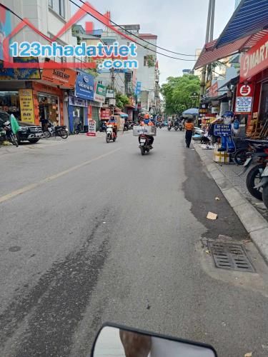 Bán  nhà  Phố Định Công, Hoàng Mai. DT: 36m, 5T . Giá: 5,6 tỷ. Ôto tránh, Kinh doanh