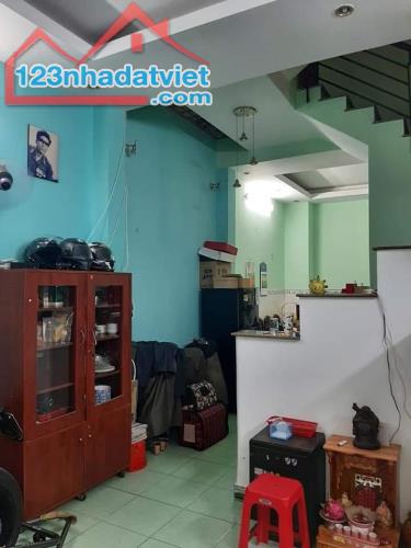 Gấp bán nhà Quận 1, gần Nguyễn Đình Chiểu, chỉ 30 tỷ, Mặt tiền kinh doanh 11m. - 2