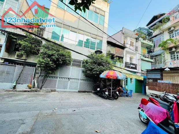 Gấp bán nhà Quận 1, gần Nguyễn Thị Minh Khai, dt 133m2, chỉ 30 tỷ, Mặt tiền 8m. - 2