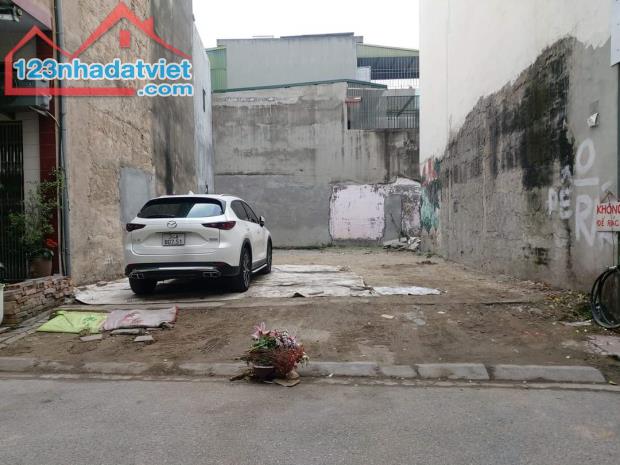 Cần bán mảnh đất đã được chia làm 2 lô mặt phố Lê Hồng Phong, phường Nguyễn Trãi, TPHD
