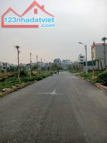 Bán đất xen ghép Mậu Lâm, Khai Quang giá 1,9 tỷ. LH 0399.566.078
