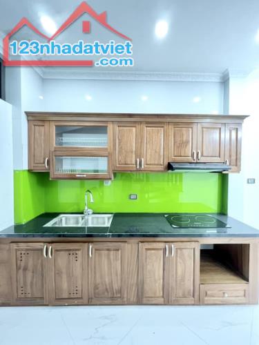 Bán nhà ngõ 409 An Dương Vương 40m2, MT 4m, xây 5 tầng mới đẹp, ngõ nông rộng, chỉ 4.05 tỷ - 2