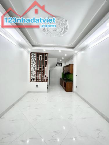 Bán nhà ngõ 409 An Dương Vương 40m2, MT 4m, xây 5 tầng mới đẹp, ngõ nông rộng, chỉ 4.05 tỷ - 3