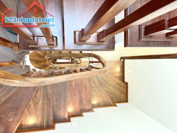 Bán nhà ngõ 409 An Dương Vương 40m2, MT 4m, xây 5 tầng mới đẹp, ngõ nông rộng, chỉ 4.05 tỷ - 4