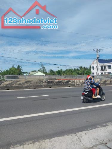 MẶT TIỀN Quốc Lộ 1A. Lô đất hiếm rộng 2.620m2 Châu Thành-Mỹ Tho.TG