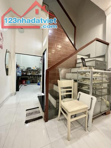 Bán nhà đường Nguyễn Đình Chiểu, Q3.50m2. 4 tầng. 7,6 tỷ