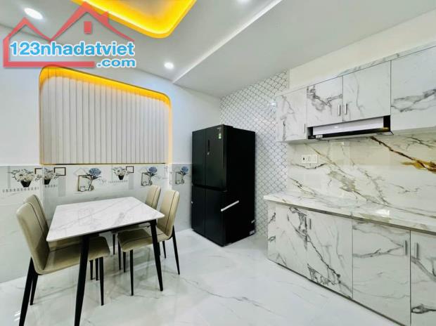 🔥 Cần tiền bán căn nhà Đường Nguyễn Trãi, P.8, Quận 5. Giá chỉ 2tỷ660 còn thương lượng - 1