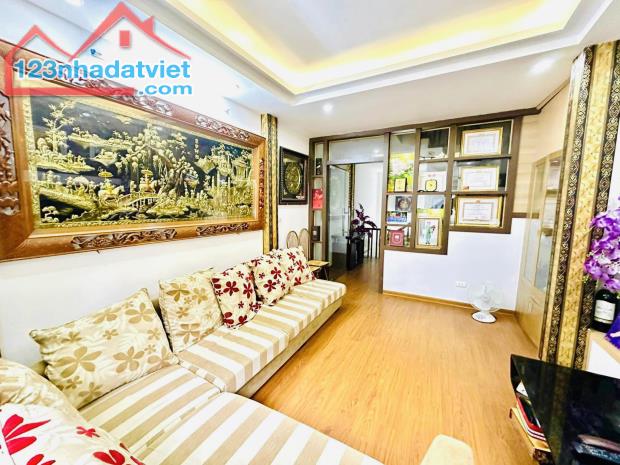 Bán nhà Cầu Giấy, Lô Góc 2 Thoáng, Ngõ Rộng, Gần Phố,Tiện Ích,38m*5T*5P*chỉ 6,x tỷ - 1