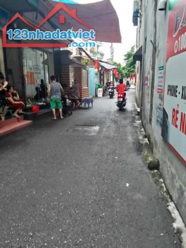 Bán nhà 5 tầng NGõ 15 Phương Mai Dt 42m Mt 4m Giá 4,8 tỷ Lh 0969653569