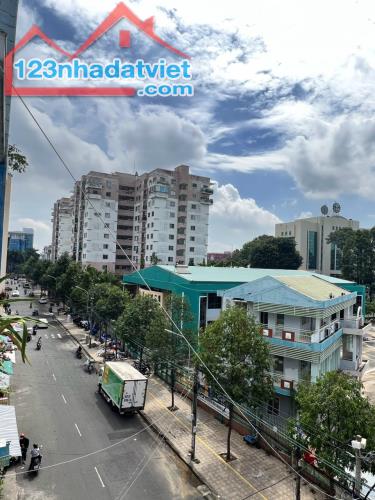 Bán nhà 1 trệt 3 lầu vị trí rất đẹp gần ngay chợ Biên Hoà, đường Nguyễn Trãi chỉ còn 9 tỷ - 1