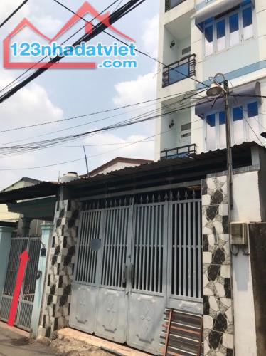 Bán nhà cấp 4 đường 18, Linh Trung hẻm xe hơi, dt 130m2, giá 5,45 tỷ - 5