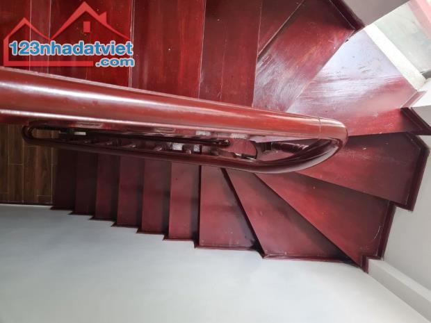 - bán căn nhà  hoàng ngân thanh xuân 46m gíá 6,9 tỷ ô tô đỗ cửa. - 3