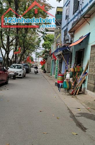 AN DƯƠNG VƯƠNG 70m2 MẶT NGÕ THÔNG - Ô TÔ TRÁNH - KINH DOANH - VIEW SÔNG HỒNG, SÂN CHƠI - T