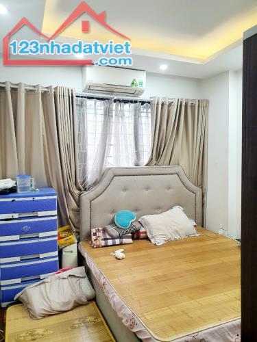 Bán nhà 4 tầng Mễ Trì Thượng, ngõ thông, cách mặt phố 30m, DT 33m2, MT 3,3m. Giá 4.6 tỷ - 2