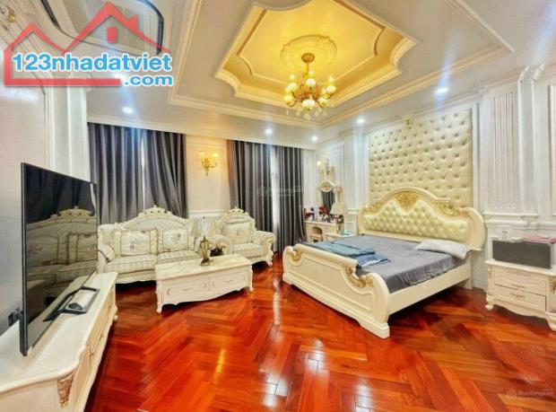 Tôi bán biệt thự BT7 BT8 KĐT Việt Hưng cạnh công viên 200m2 chỉ 30.99 tỷ. LH 0989.62.6116 - 2