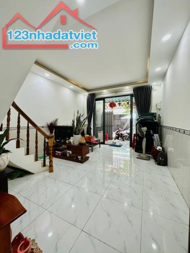 NHÀ BÁN 40M² - 2 Tầng - Hẻm rộng - Khuôn Việt - Tân Phú - 4 x10 - chỉ 3.5tỷ - 3