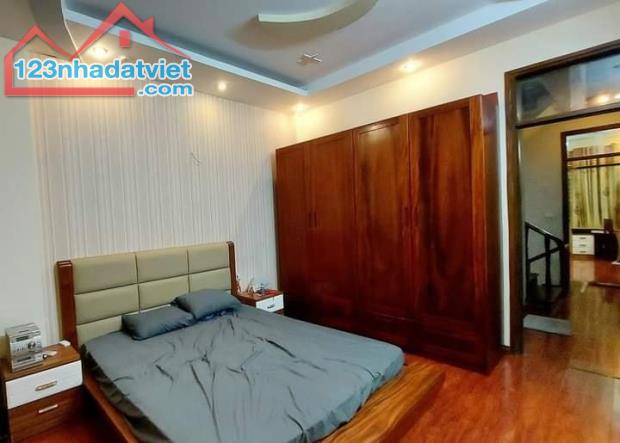Bán nhà gần trường Tiểu học Mai Động Dt 42m Mt 4m Giá 4,5 tỷ Lh 0886631856 - 3