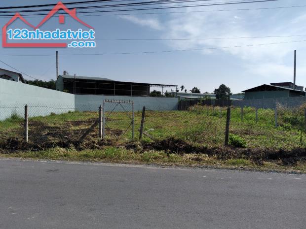 TÔI CẦN BÁN 1.500M2  GẦN CHỢ, ĐỐI DIỆN KCN BAO SỔ