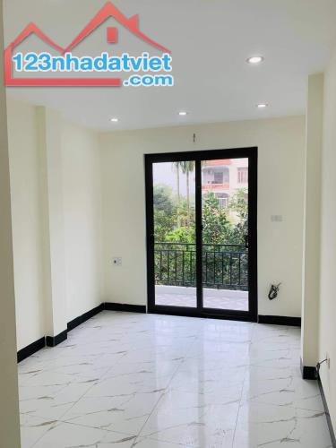 Bán nhà Hữu Hoà, Thanh Trì, Hà Nội DT 35m 5 tầng 2,75 tỷ. Gần ô tô - 1