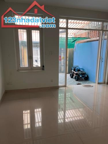 Nhà mặt tiền hẻm xe hơi, gần đường lớn 84m2 - 5.2 tỷ thị trấn Nhà Bè - 1
