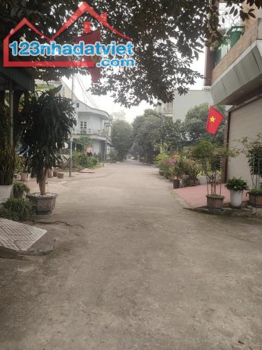 Chính chủ bán đất tặng nhà cấp 4 mới tinh tại Mẻ Quàng, Nông Trang, Việt Trì, Phú Thọ. - 1
