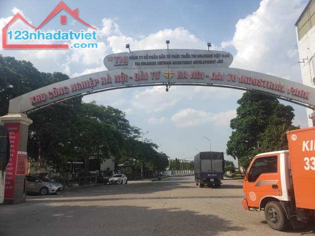 Cho thuê Kho xưởng KCN Đài Tư Long Biên Hà Nội DT: 800m2.