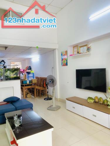 BÁN NHÀ Dương Thị Mười Quận 12, 66m2(4*17) Hẻm Nhựa 6m, CHỈ 4 tỷ 200 TL - 4